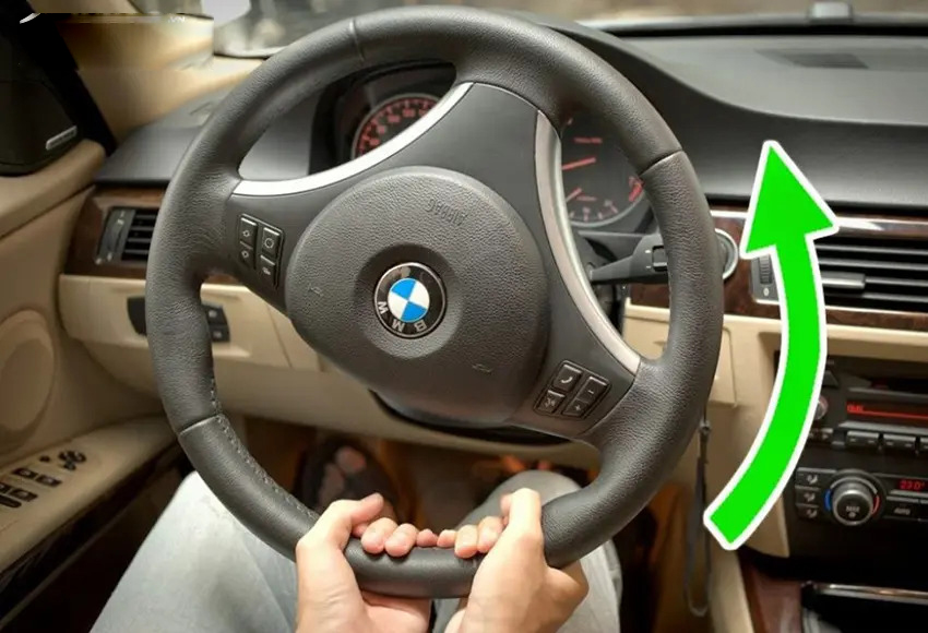 Theo nguyên tắc đánh lái xe ô tô khi vào cua, tốc độ xe phải ngược với tốc độ đánh lái